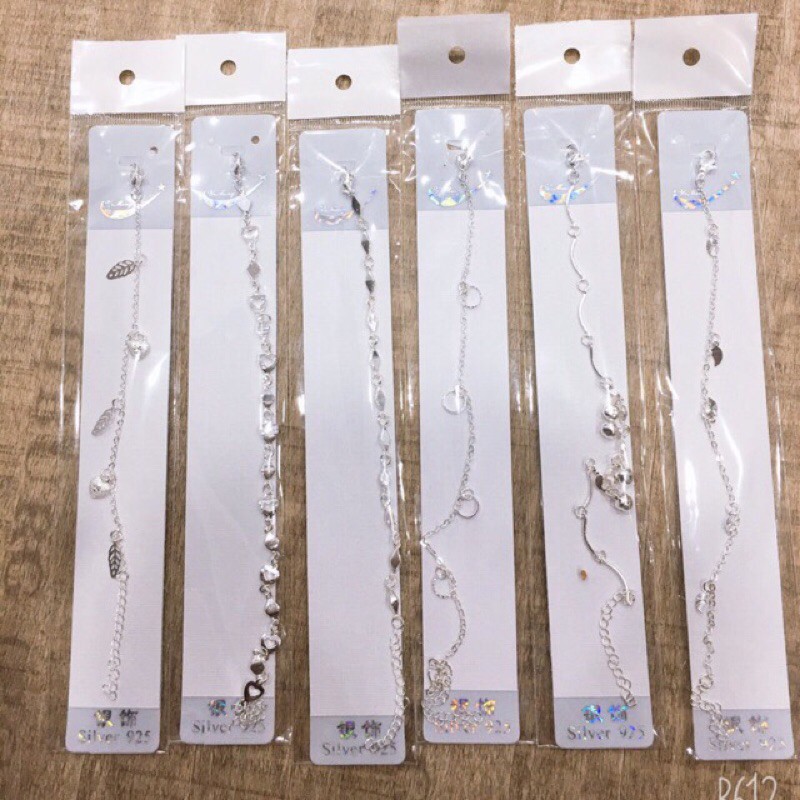 Lắc chân đủ mẫu