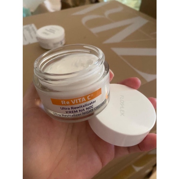 Kem dưỡng trắng da mặt Re Re Vita C  giúp dưỡng da trắng sáng, mờ thâm nám, chống lão hoá với Retinol và Vitamin C 50ml
