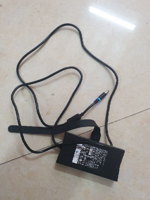 Sạc Adapter ZIN LAPTOP DELL 19.5V-6.7A 130W , loại slim mỏng, có đèn ở đầu sạc