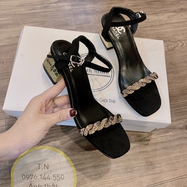 Sandal quai đá