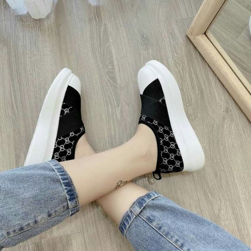 giày slip on quai chéo đế bánh mì