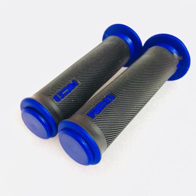 Bao Tay rcb Sọc Ngắn