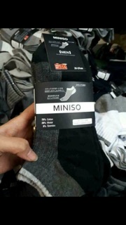 Tất Miniso xuất nhật