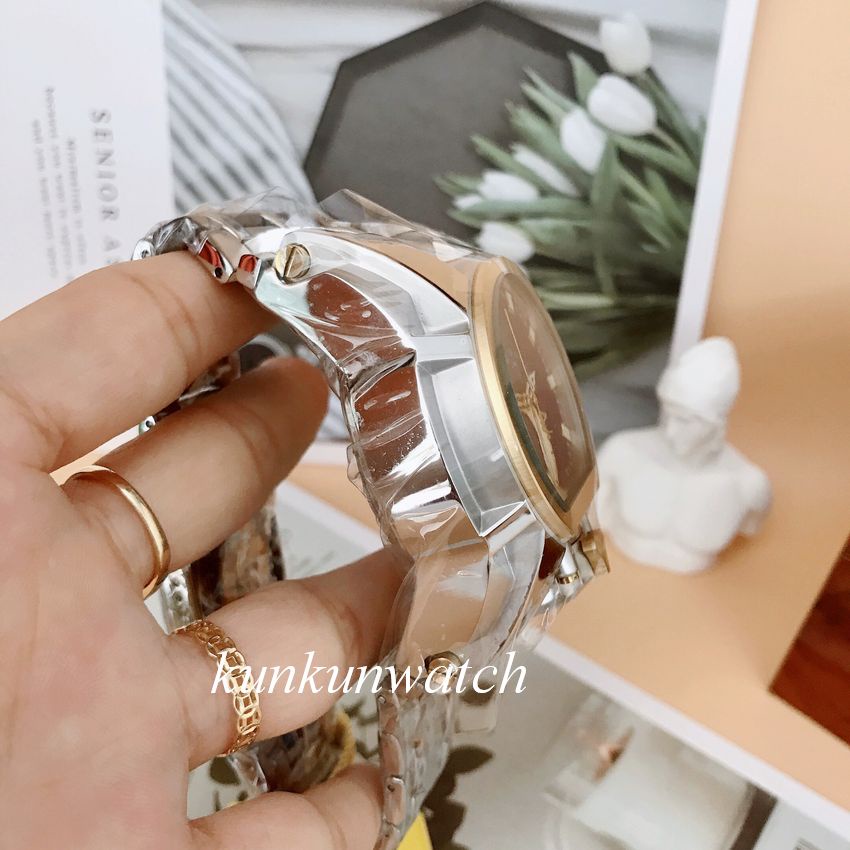 Đồng Hồ Nam Invicta Chronograph Kích Thước Siêu To - Bạc Mặt Trắng Viền Vàng - 55mm