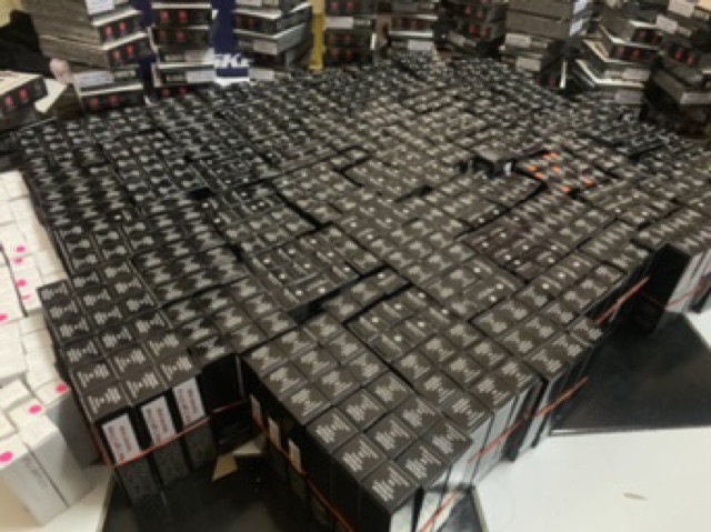 Son Givenchy dưỡng sale off 70% | BigBuy360 - bigbuy360.vn