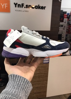 ADIDAS FALCON
