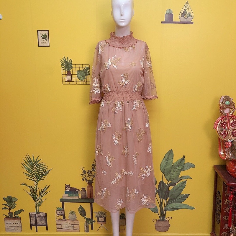 đầm hồng nude ren hoa nổi kèm đầm lót trong đồ si 2hand