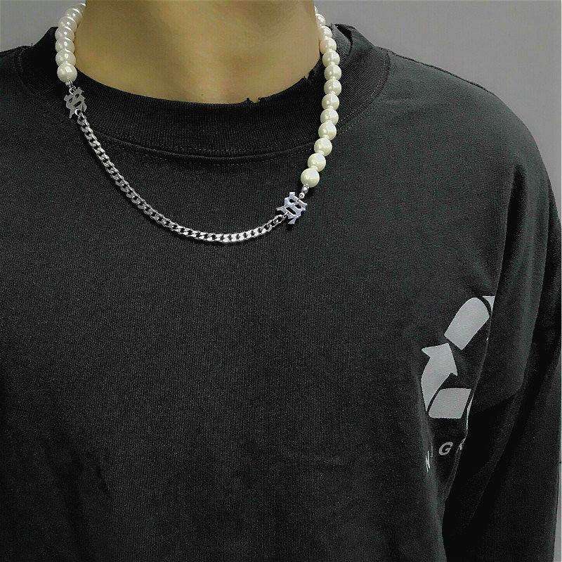 Vòng cổ dáng ngắn đính ngọc trai giả phối mặt chữ phong cách hiphop cho nam và nữ