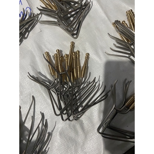 Móc trụ ty đồng chẻ cu gáy PILE khoan lỗ theo yêu cầu