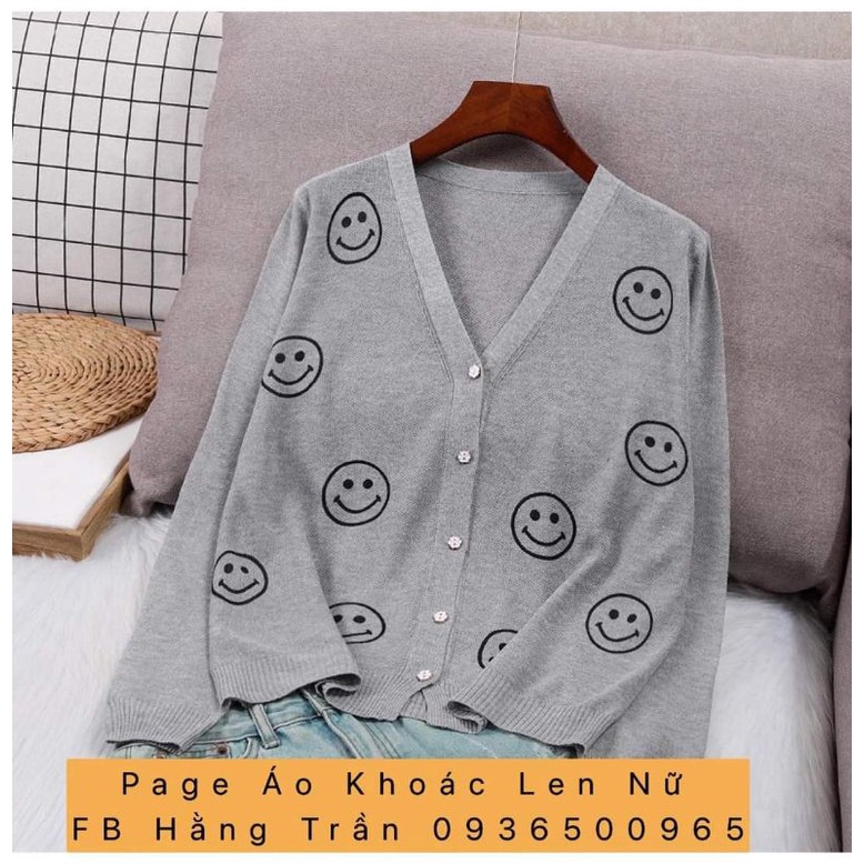 Áo khoác cardigan mỏng cổ tim họa tiết mặt cười.