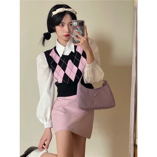 Set 3 món áo gile len croptop ROSÉ Backpink kèm sơ mi tay bồng phối chân váy chữ A