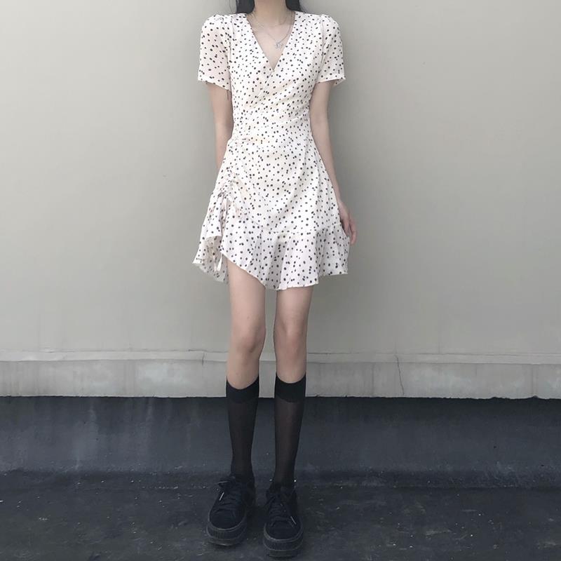 Đầm Tay Ngắn Cổ Chữ V Hoạ Tiết Hoa Xinh Với Dây Rút Bắt Mắt Cho Phái Nữ