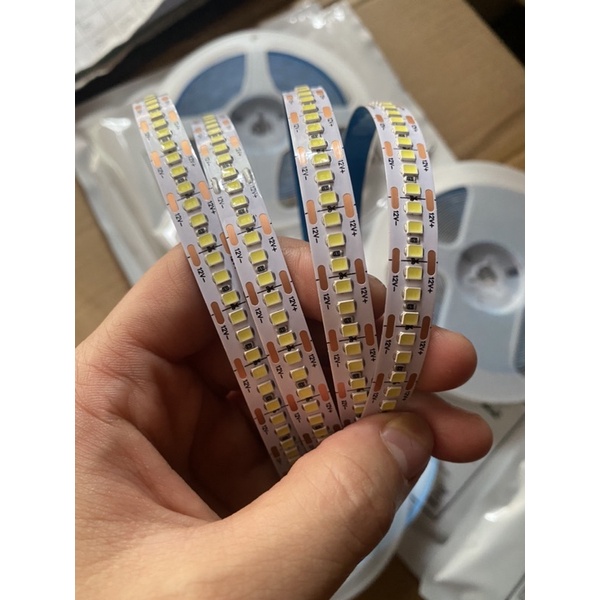 Led dây dán 2835. Tận  240 mắt. Siêu sáng bền