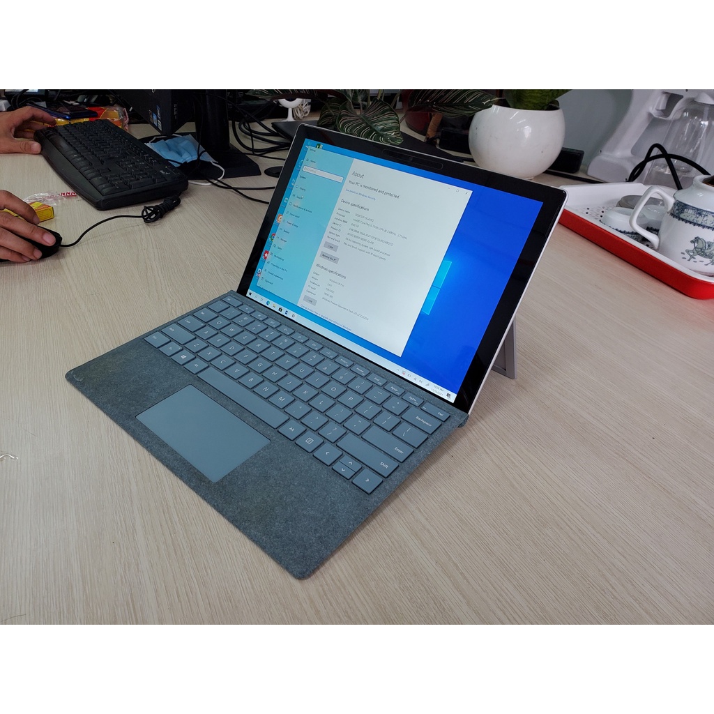 Máy Laptop hiệu Microsoft Surface Pro 5 SSD 128GB/ intel Core i5/ 4GB Ram Win 10 Pro | BigBuy360 - bigbuy360.vn