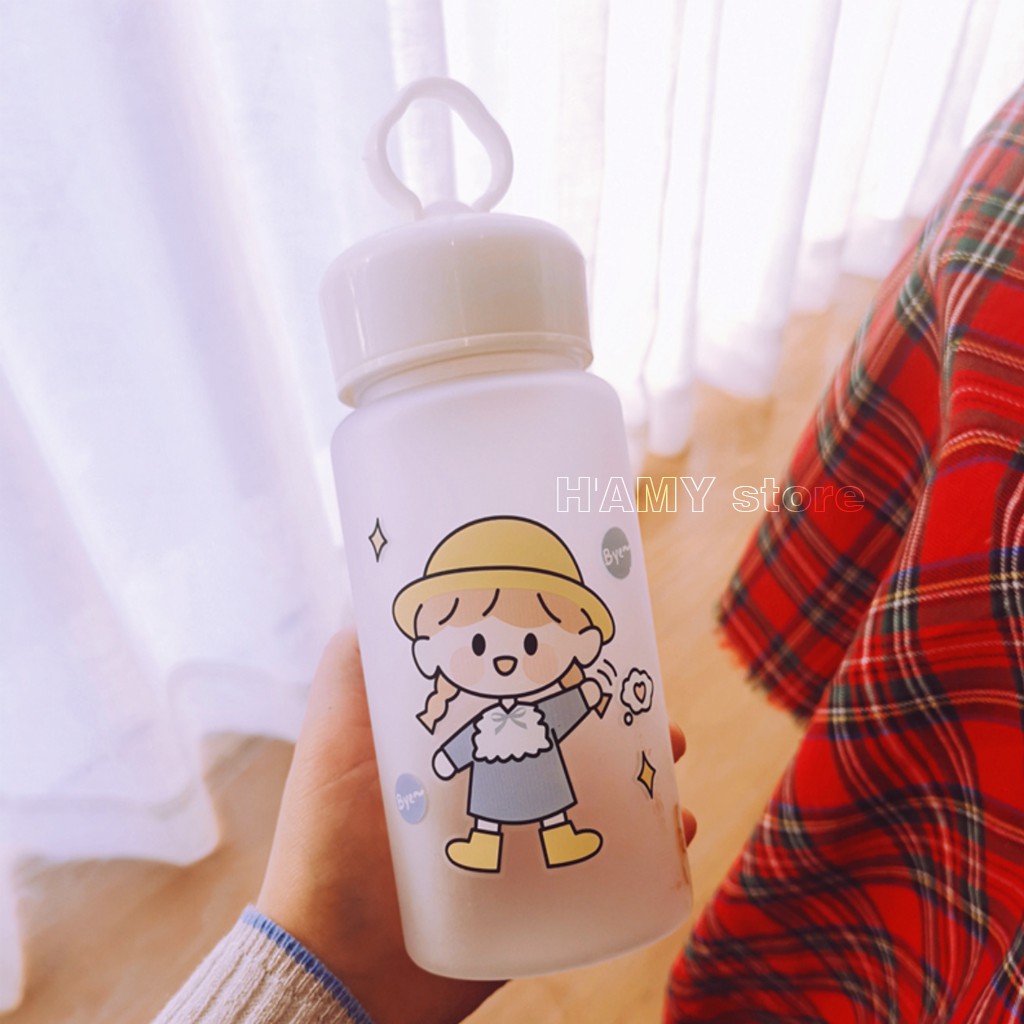 [HÌNH NGẪU NHIÊN] Bình nước nhựa cô gái có quai cầm dung tích 500ml