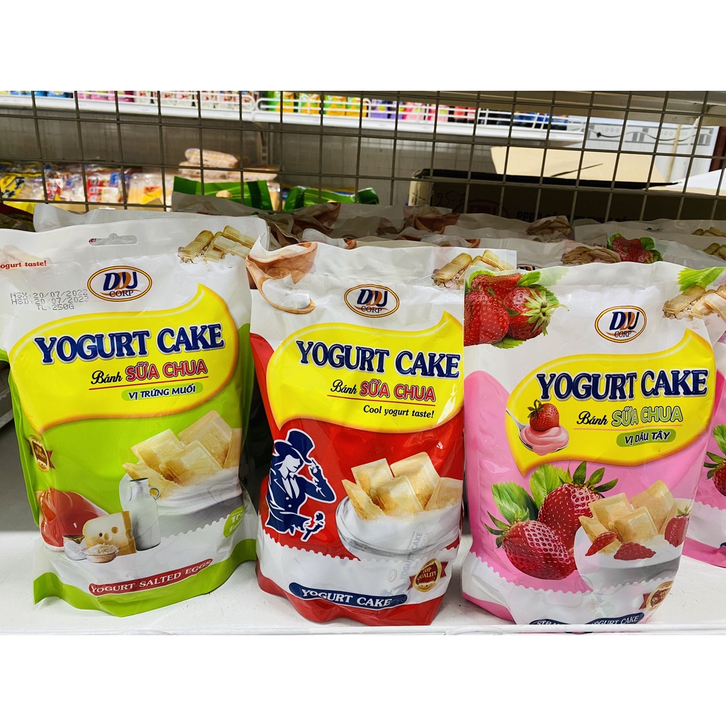 Bánh sữa chua vị Dâu-Trứng muối- Sữa mát lạnh