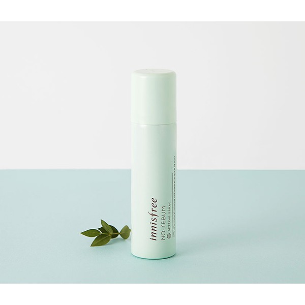 Xịt khoáng kiềm dầu, cố định lớp trang điểm Innisfree No Sebum Setting Spray 50ml