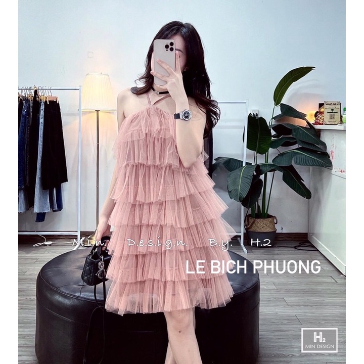 Váy cổ yếm tầng