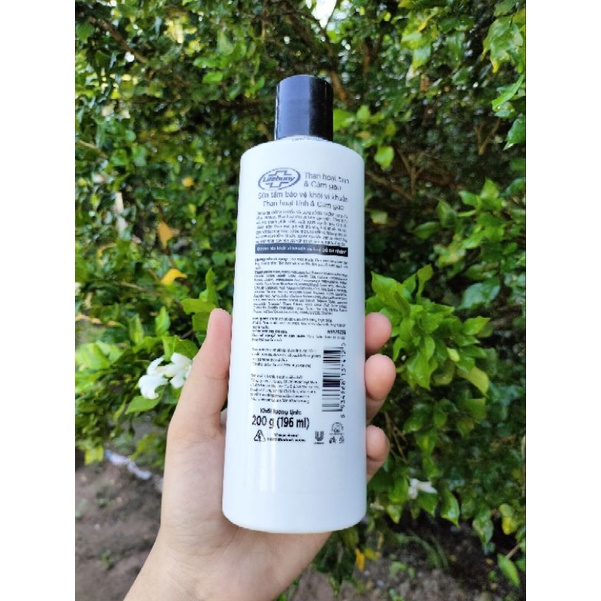 Sữa tắm Lifebuoy Than hoạt tính & Cám gạo 200ml