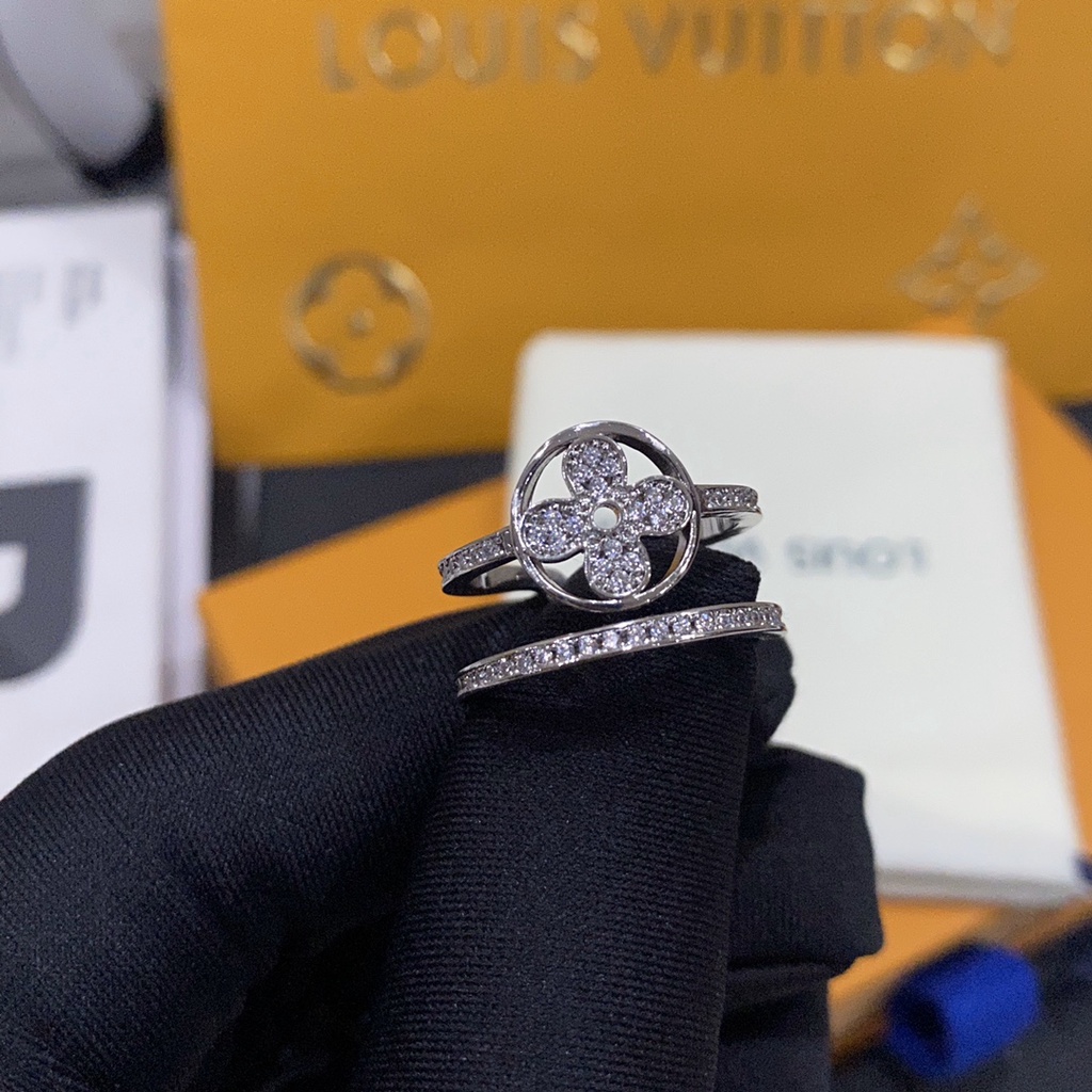 LOUIS VUITTON Bông Tai LV Bằng Thép Titan Thời Trang Cho Nữ