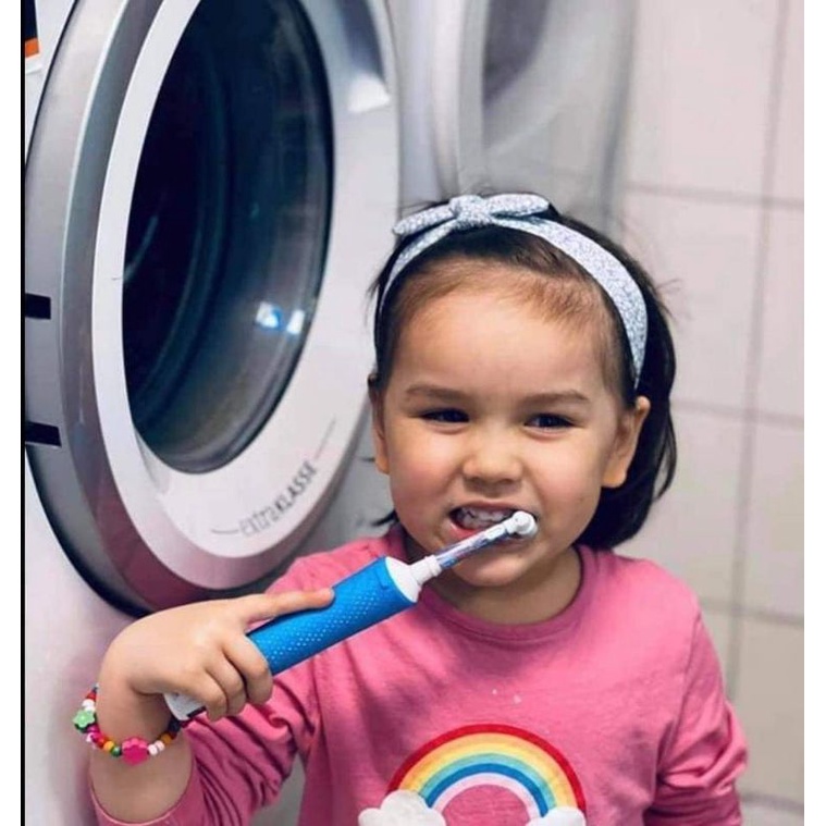 SET BÀN CHẢI ĐIỆN ORAL B CHO BÉ TỪ 5 TUỔI