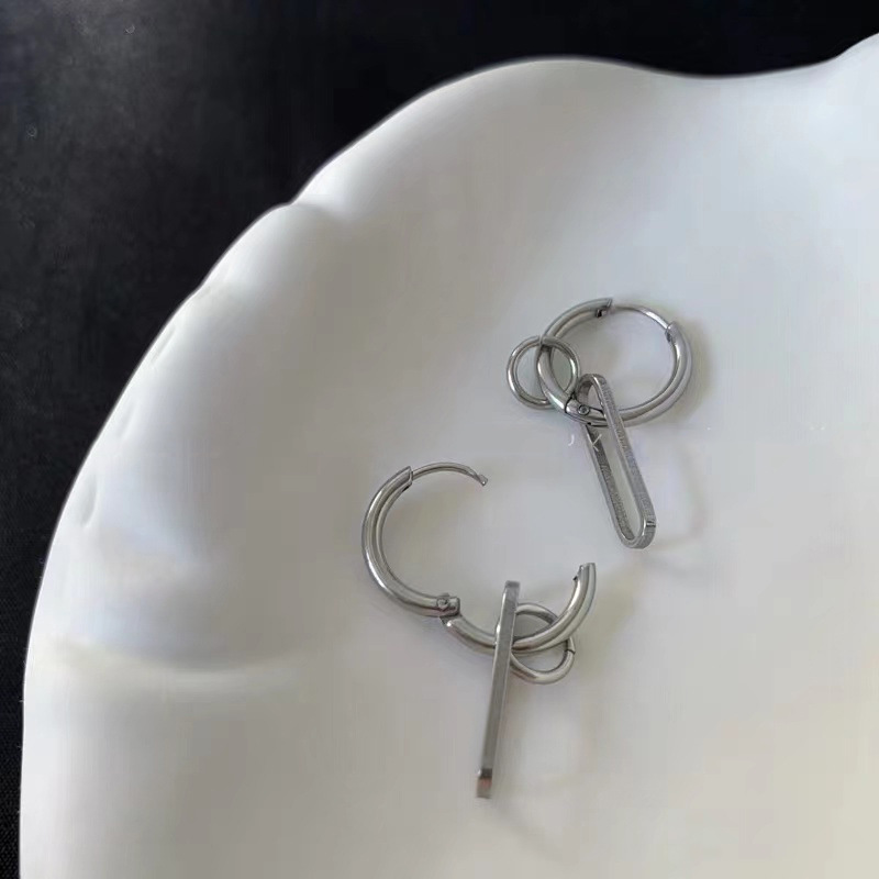 Khuyên tai thép titan kiểu hình học phong cách retro punk dành cho nam và nữ