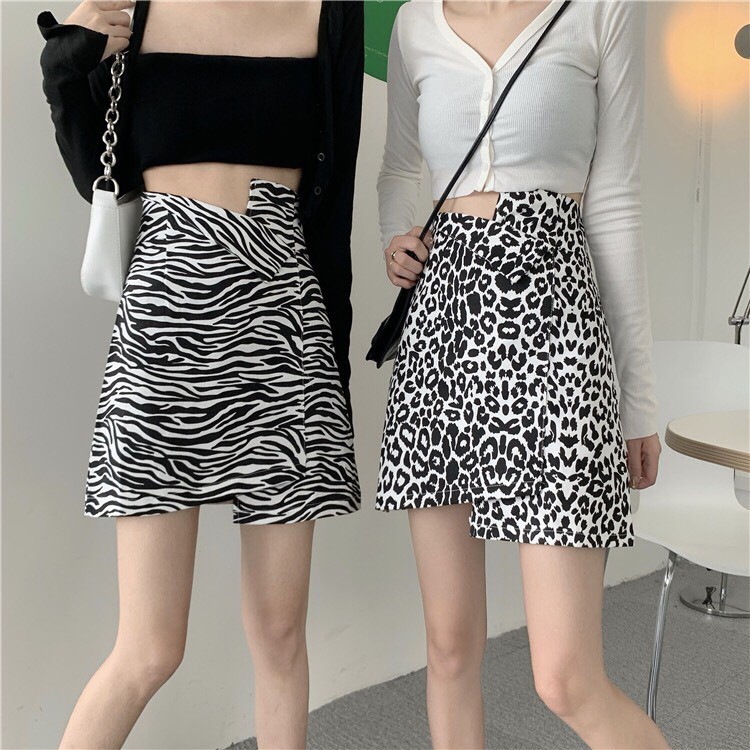 Chân váy chữ A lưng cao họa tiết ngựa vàng cá tính | BigBuy360 - bigbuy360.vn