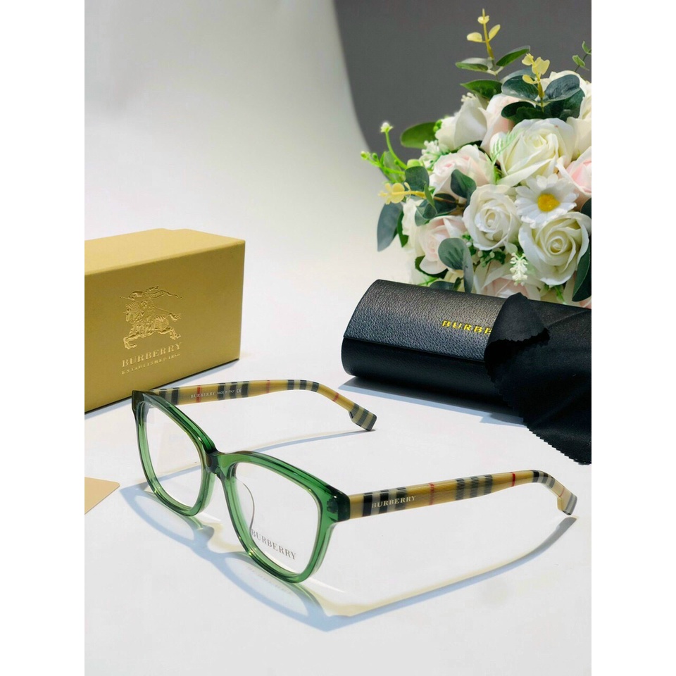 Kính Burberry