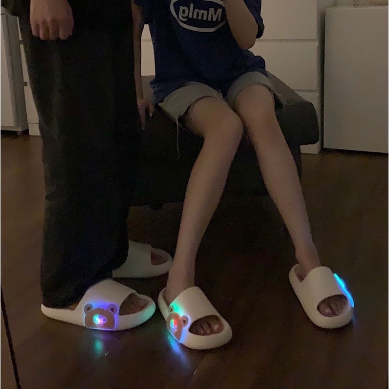 Dép gấu phát sáng xinh xắn