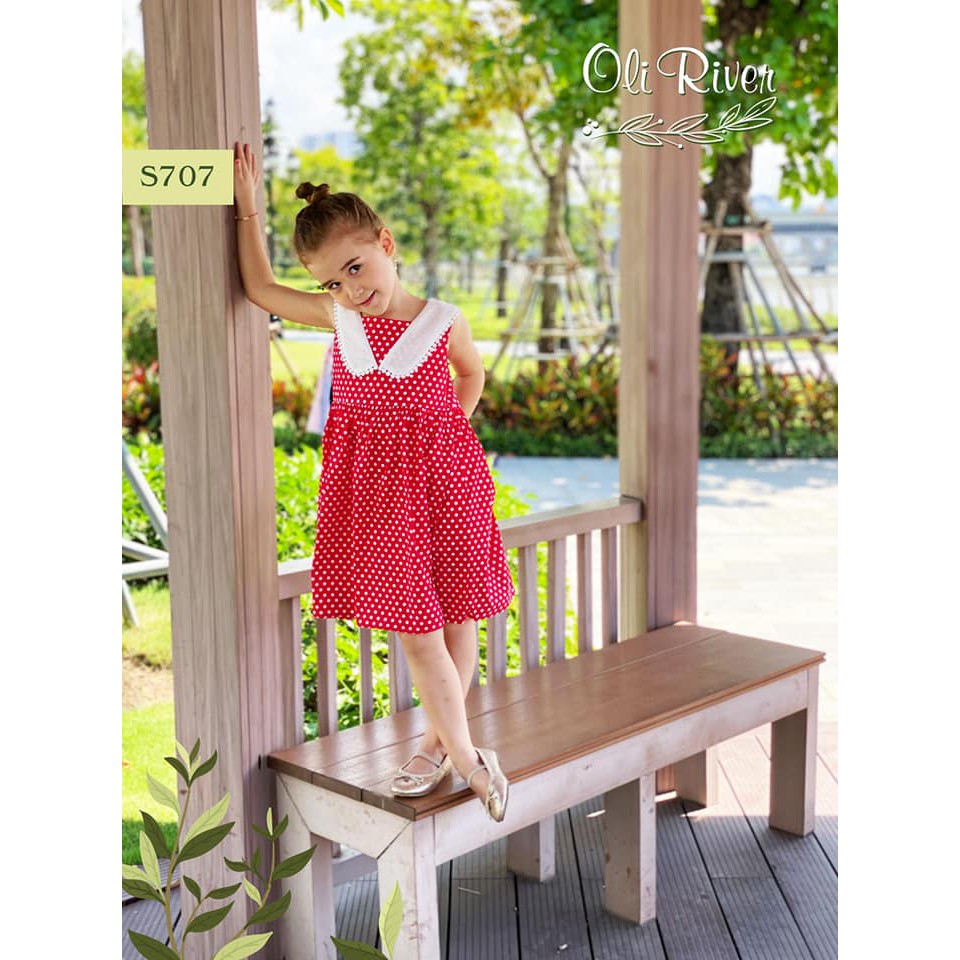 Mẫu váy đỏ chấm bi siêu nổi bật cho bé yêu. Size: 2y-6y Giá: 195k