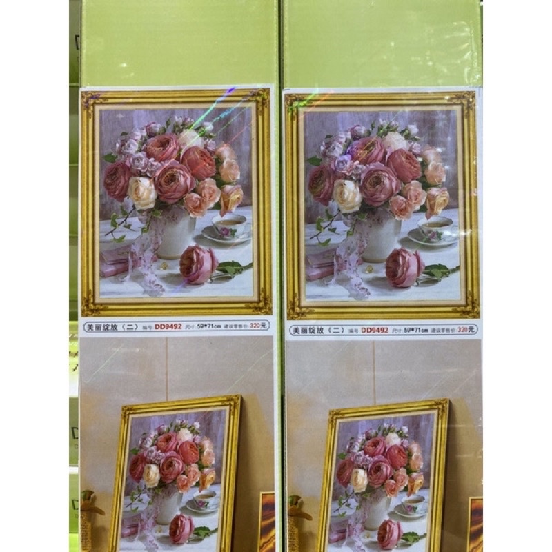 Tranh đính đá Bình hoa hồng hiện đại D9492 59x71 cm