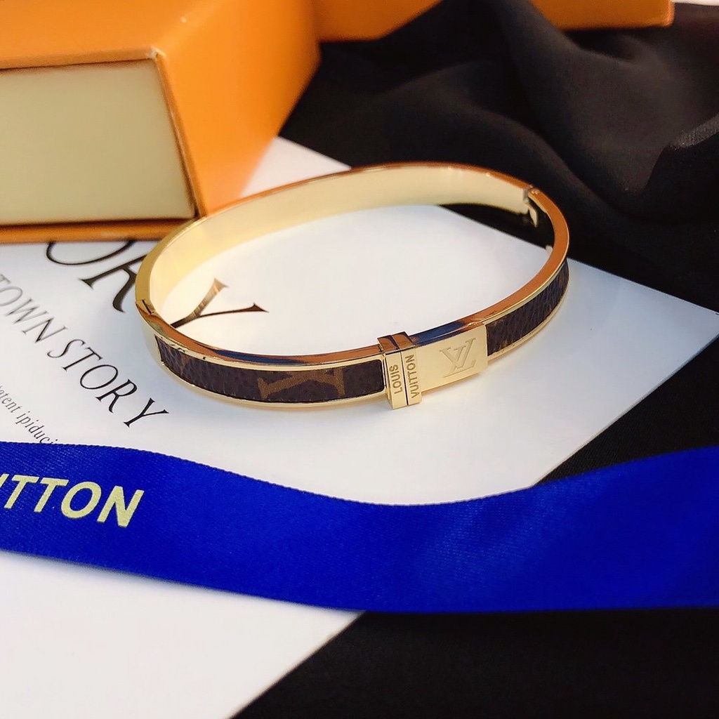 LOUIS VUITTON Vòng Đeo Tay Bằng Thép Titan Họa Tiết LV Sang Trọng Dành Cho Nam Nữ