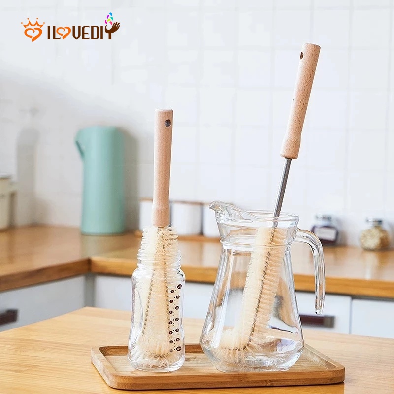 Cọ cán dài bằng gỗ dùng để vệ sinh chai lọ thủy tinh tiện dụng