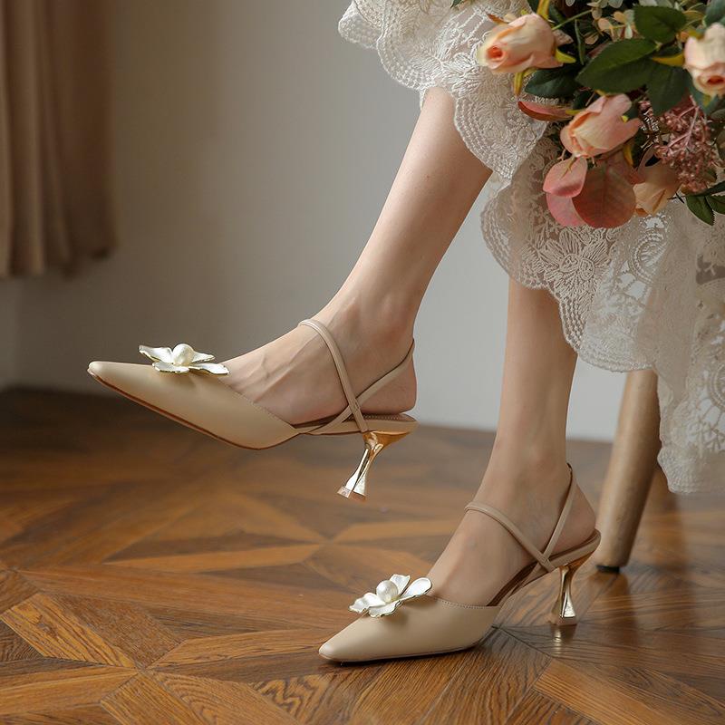 Giày Sandal Cao Gót Mũi Nhọn Đính Ngọc Trai Và Hoa Phong Cách Châu Âu Cho Nữ