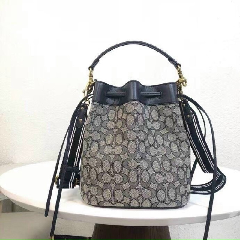 TÚI COACH FIELD BUCKET C3853