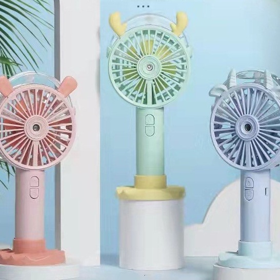 Quạt tích điện để bàn, cầm tay mini tích hợp công nghệ phun sương hiện đại kèm giá đỡ điện thoại CS1206