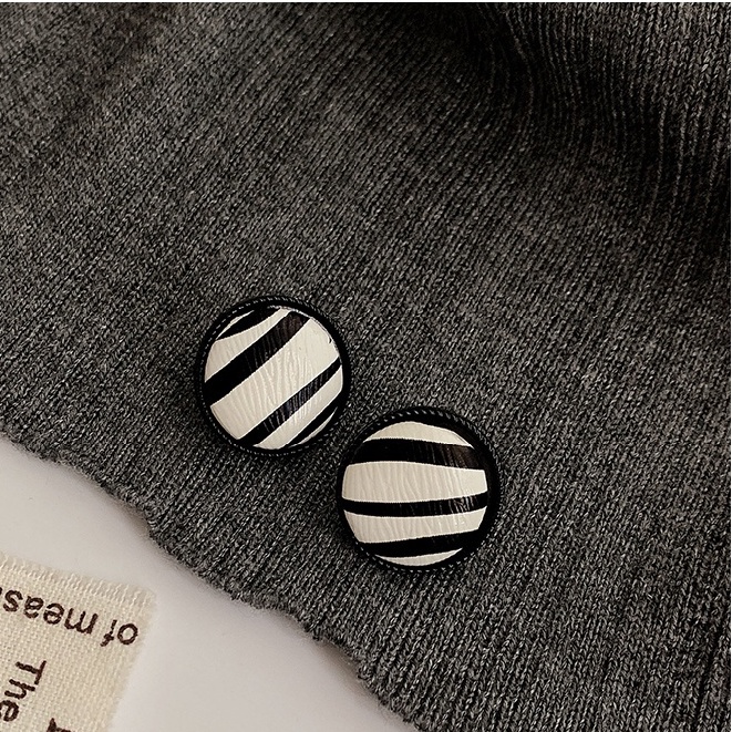 Đôi bông tai phong cách Hàn Quốc retro thời trang