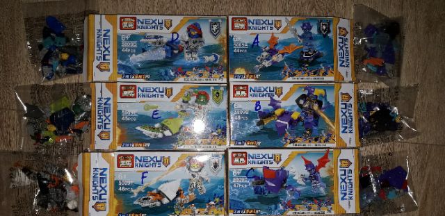 Lắp ráp 1 hộp LegoNexu Knight 5009 có nhiều chi tiết