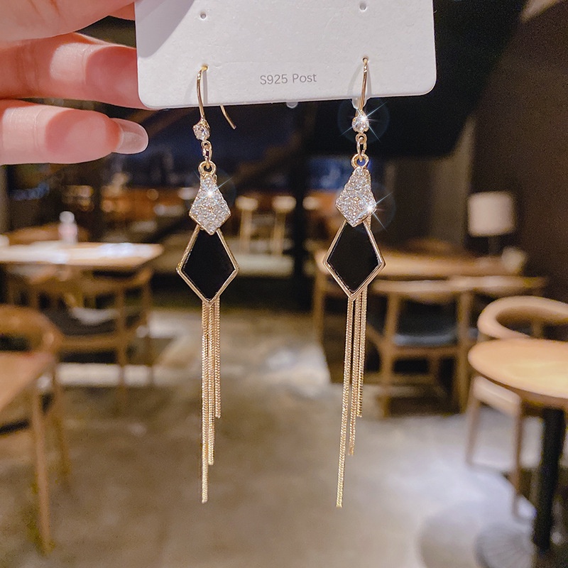 Bông Tai Tua Rua Dáng Dài Đính Đá Zircon Phong Cách Hàn Quốc 2022