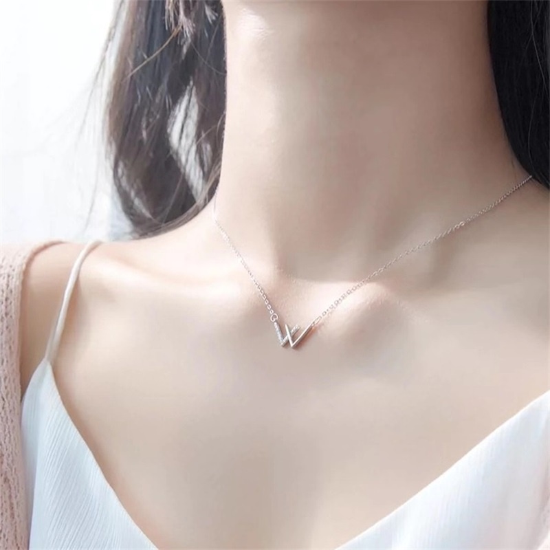 Dây chuyền thép titan mặt chữ W phong cách Hàn Quốc thời trang