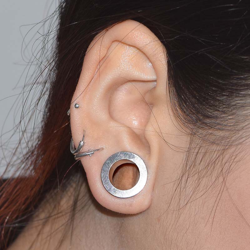 Khuyên nong tai bằng thép y tế 316L có các size từ 6mm-30mm ( giá bán là 1 chiếc )