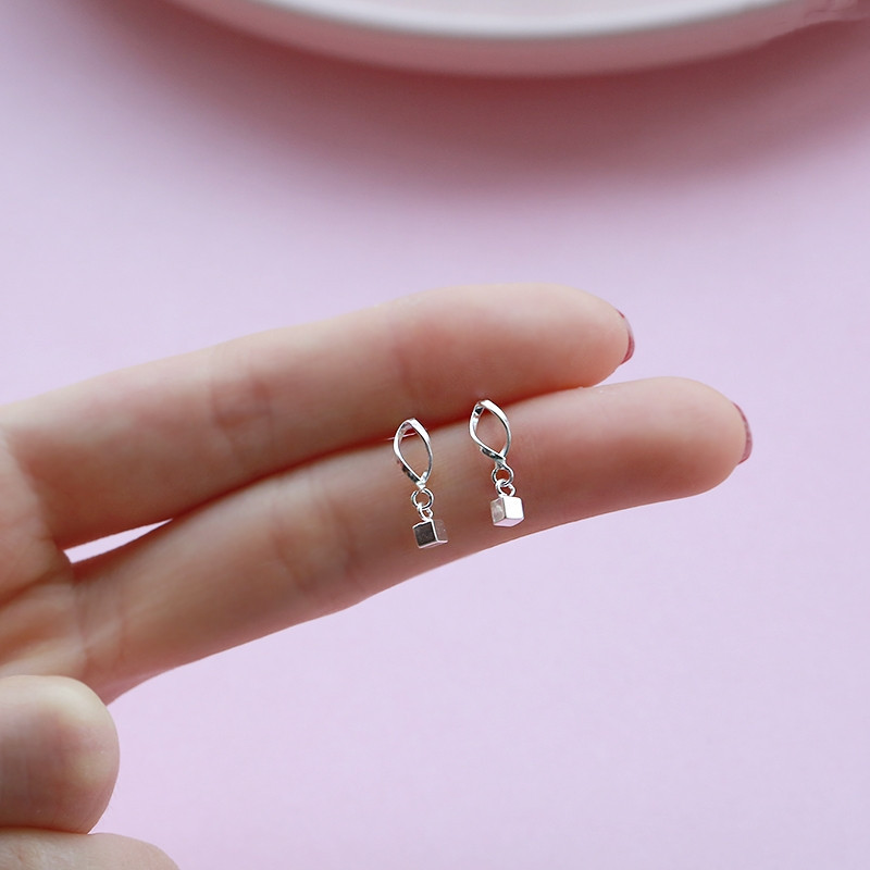 Khuyên Tai Bạc Thiết Kế Gợn Sóng Cá Tính Dành Cho Nữ