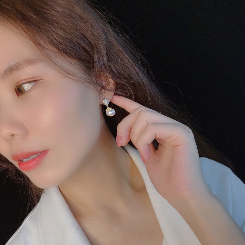 Bông Tai Ngọc Trai Đính Kim Cương Giả Sang Trọng Mới Cho Quý Cô