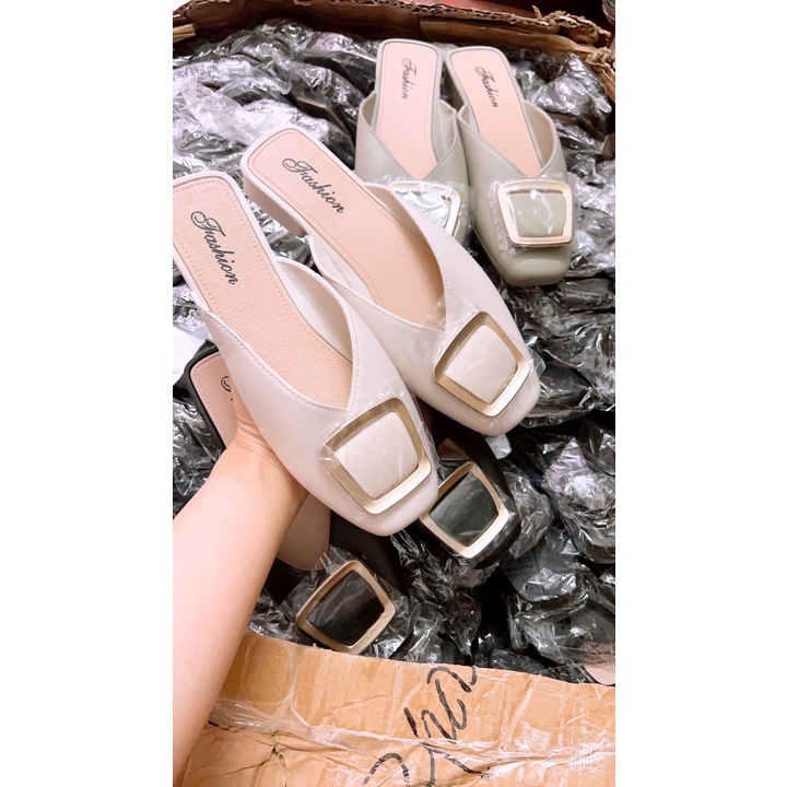 Hàng sẵn: Giày dép sục cao su thơm mũi vuông khoá vuông( form nhỏ)