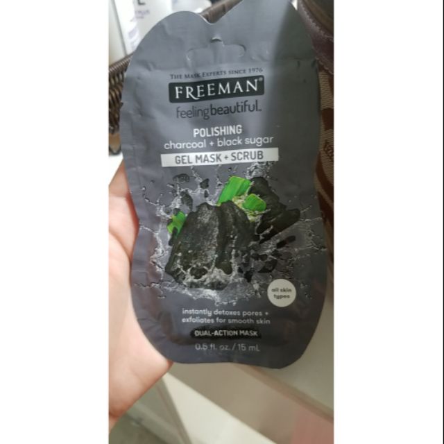 Đắp mặt nạ freeman charcoal & black sugar