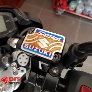 Miếng Titan dán nắp bình dầu cho Satria Fi -  Raider Fi - Chữ Satria