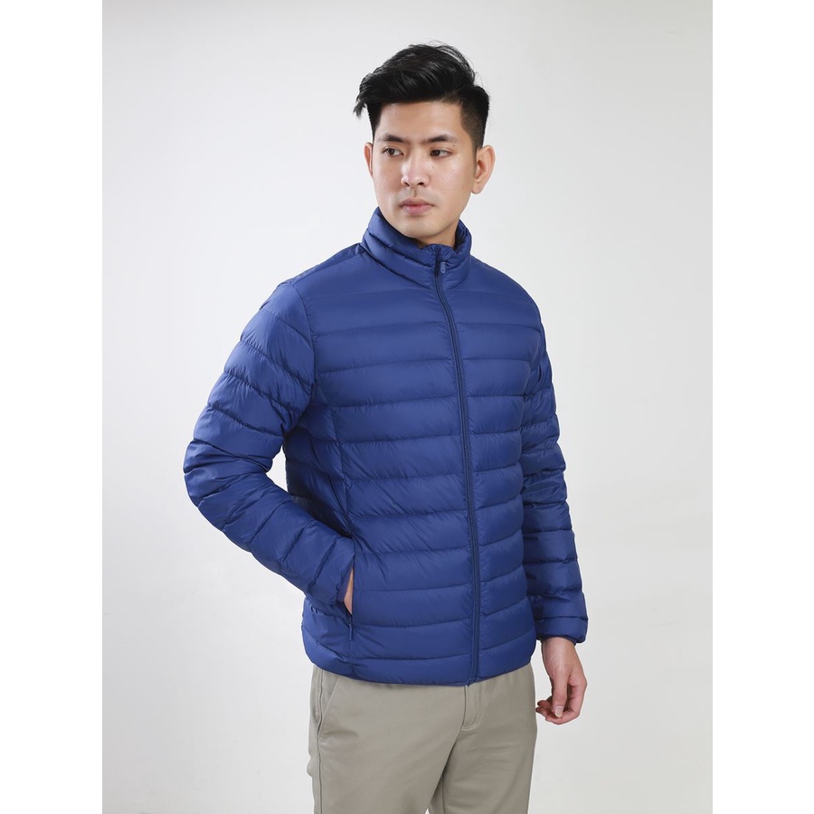 Áo khoác nam Áo phao lông vũ Jacket Nam cao cấp Aristino AJK010W8 dáng Regular fit cổ trụ 3 phân bo cổ tay và gấu áo