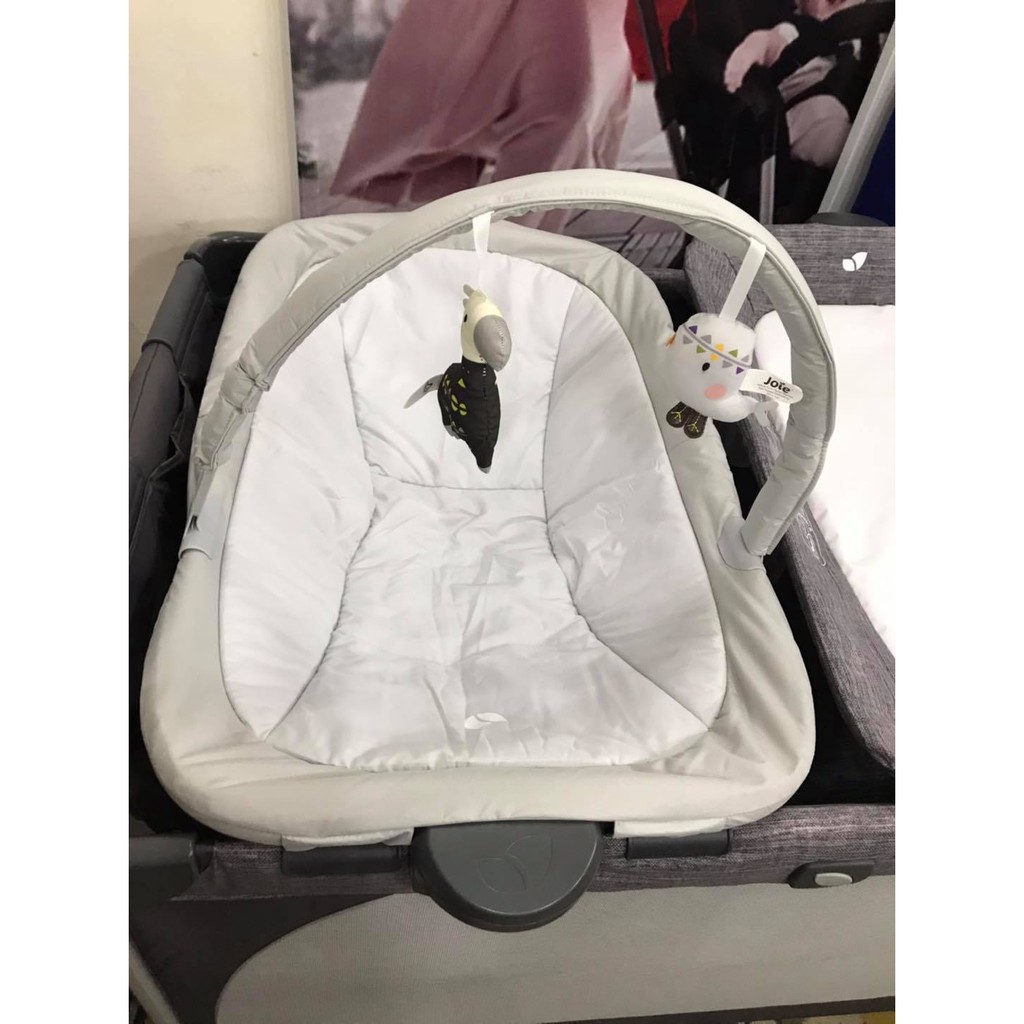 Giường cũi cho bé Joie Commuter Change  Snooze Linen