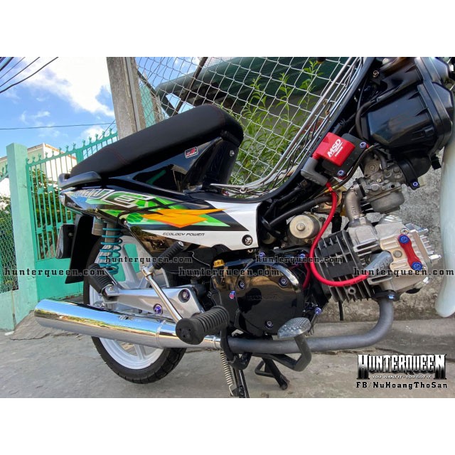 WAVE nhỏ độ đen trắng đơn giản. Tem rời chất liệu cao cấp, bền, không bay màu