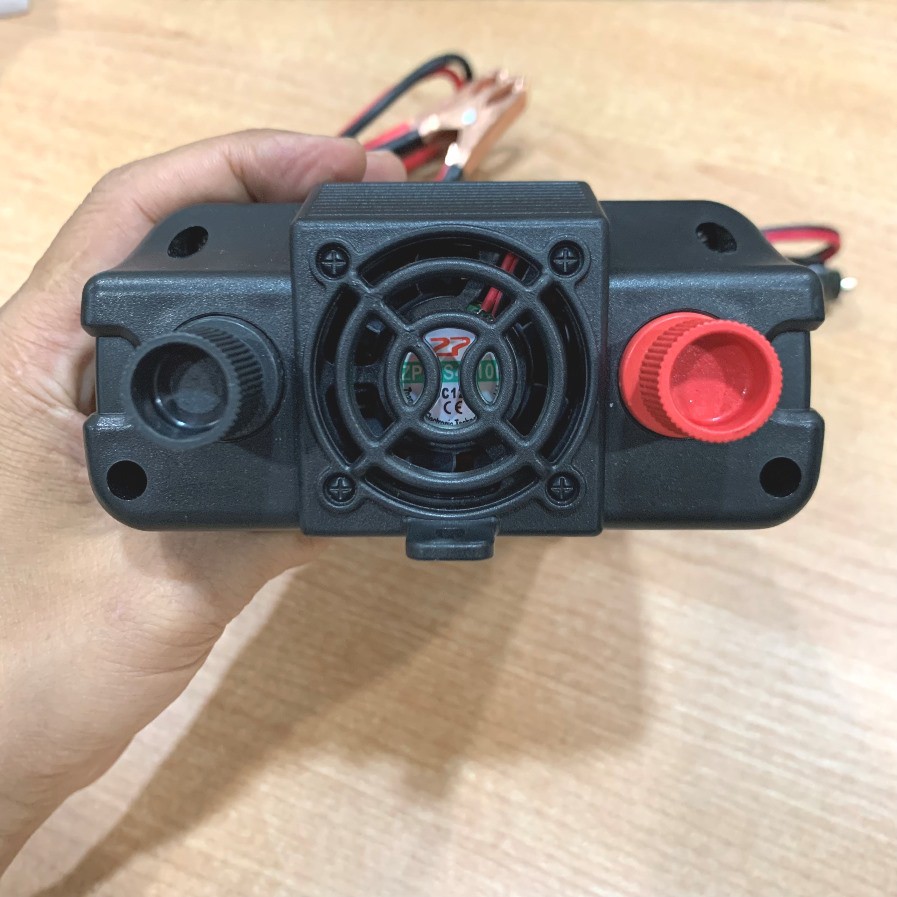 Máy Kích chuyển dòng điện 12V lên 110V, Công suất 300W dùng trên ô tô, gia đình, nhà xưởng, kích cá